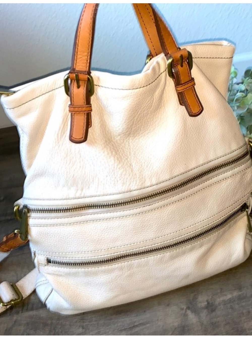 Fossil Cream Leather Shoulder Bag with Tan Trim